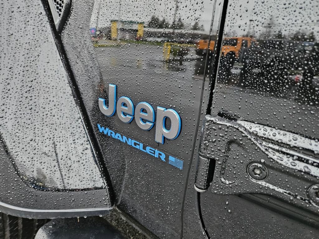 Used 2024 Jeep Wrangler Unlimited image 11