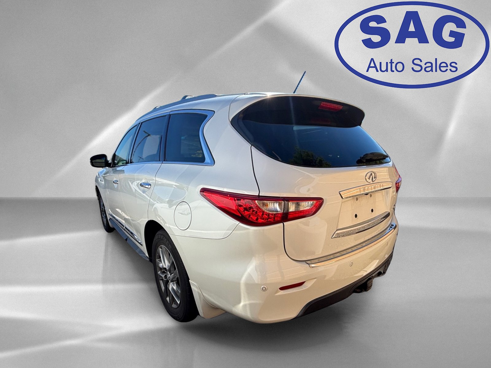Used 2015 INFINITI QX60 Luxe w/ Premium Plus Package AWD/4WD image 4