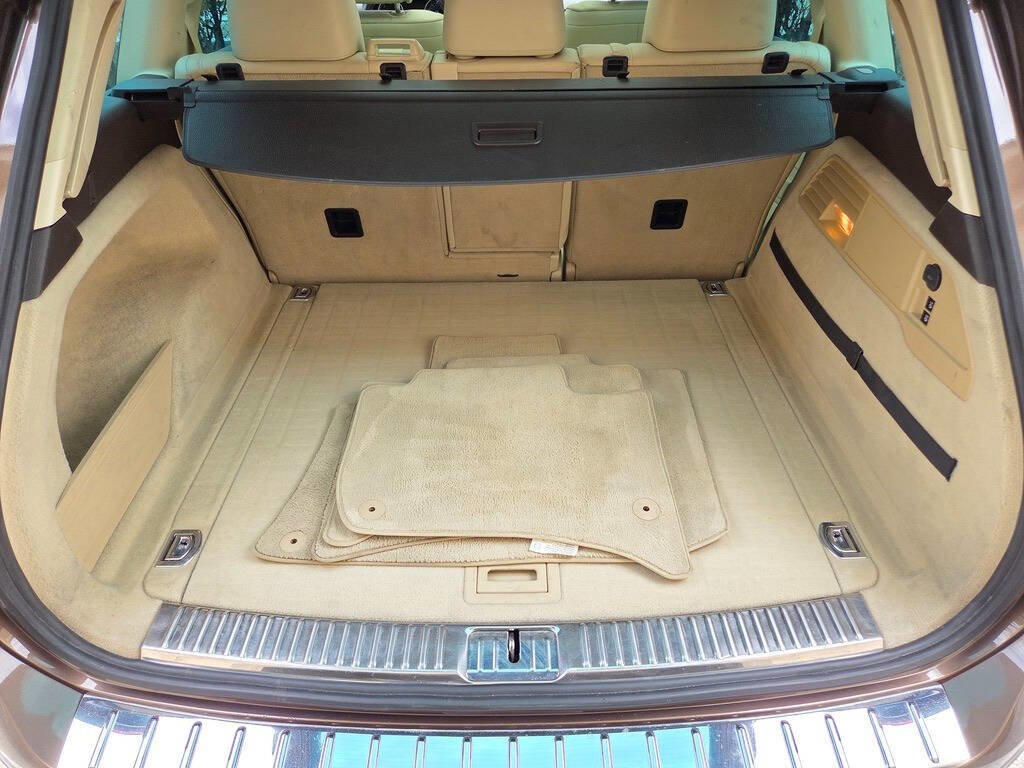 Used 2013 Volkswagen Touareg Executive AWD/4WD image 29