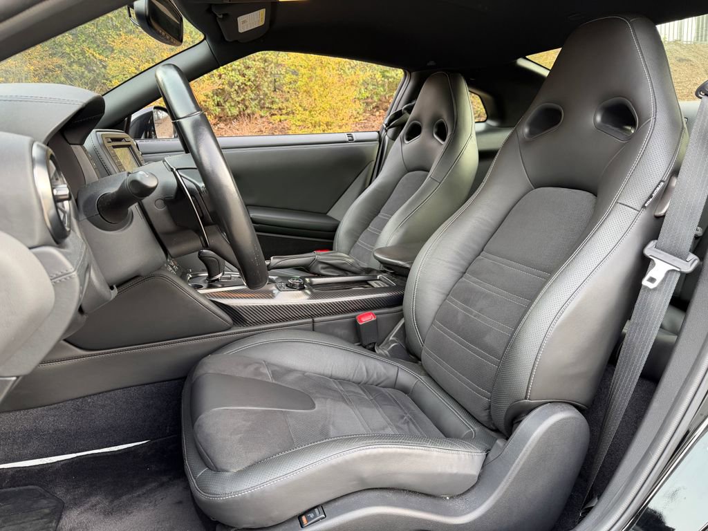 Used 2024 Nissan GT-R Premium w/ Floor Mat Package image 15