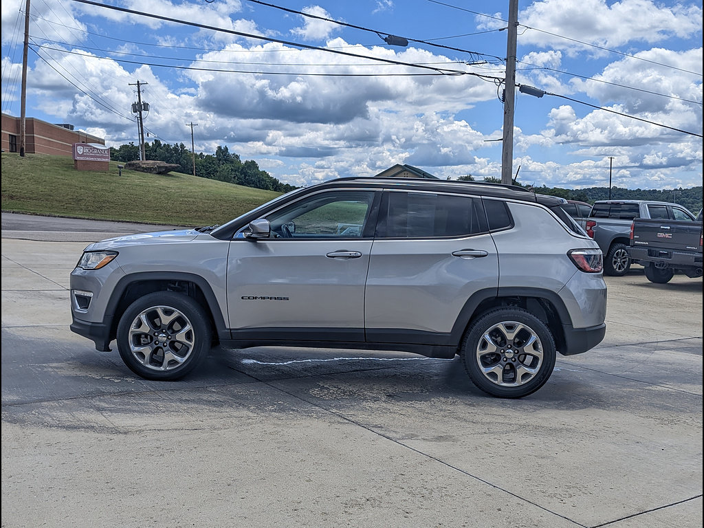 Used 2021 Jeep Compass Limited w/ Sun and Sound Group AWD/4WD image 9