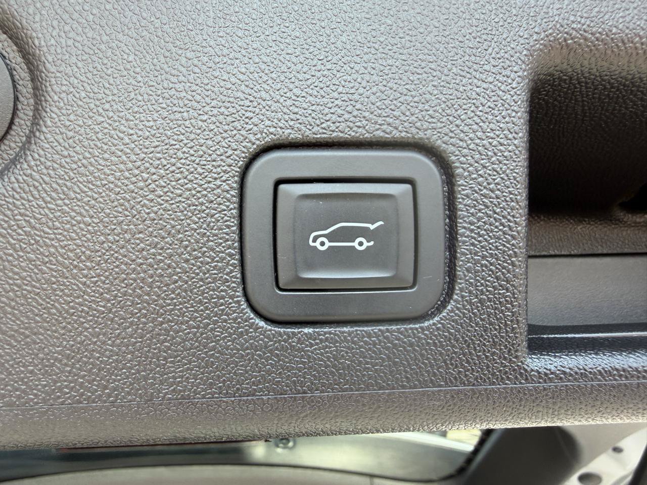 Used 2024 Chevrolet Equinox LT FWD image 7