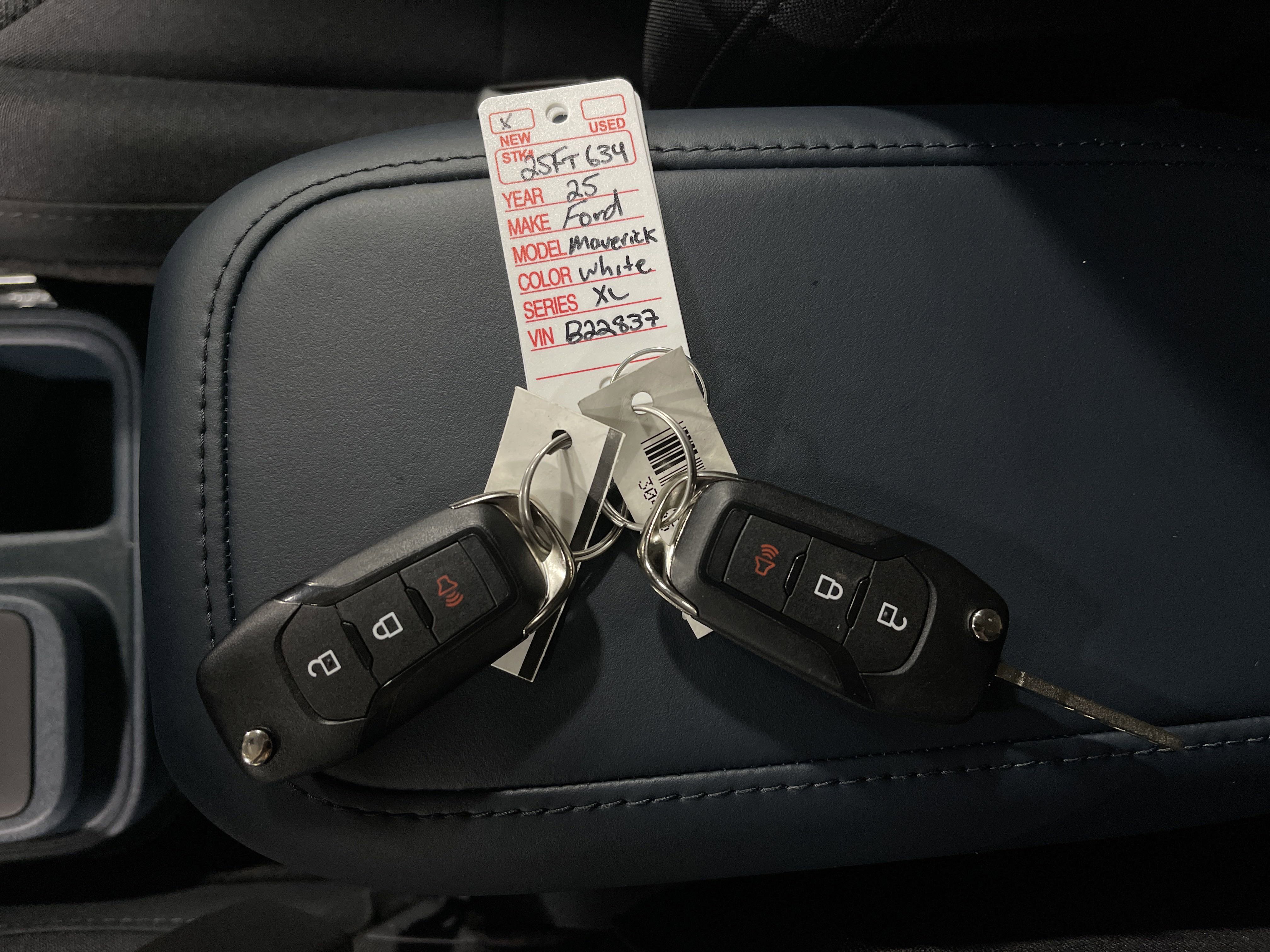 New 2025 Ford Maverick XL image 27