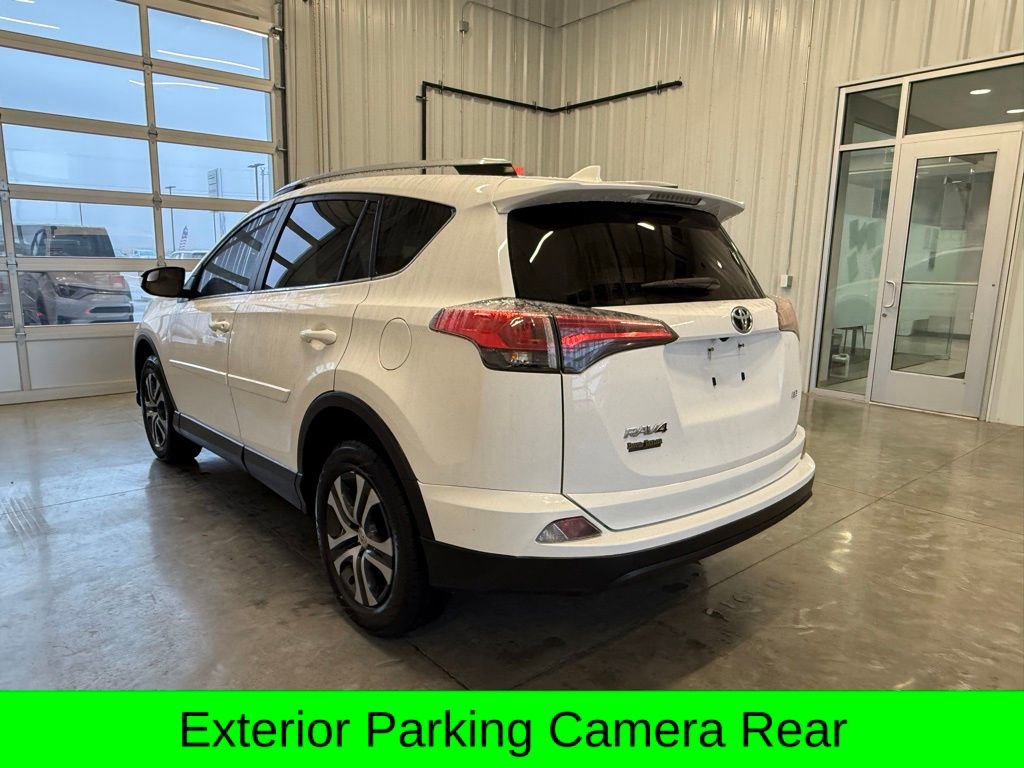 Used 2018 Toyota RAV4 LE image 8
