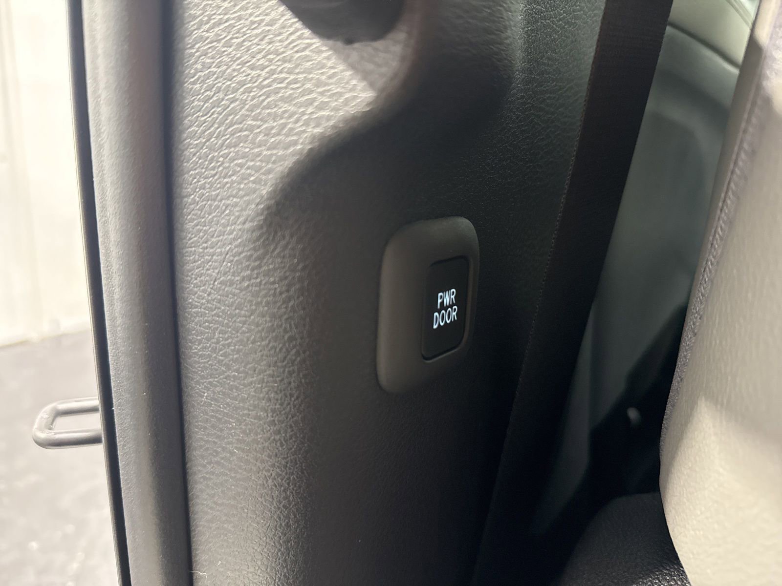 New 2026 Toyota Sienna XLE FWD image 19