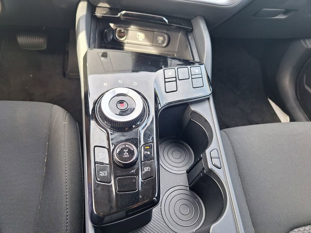 Used 2025 Kia Sportage LX image 17