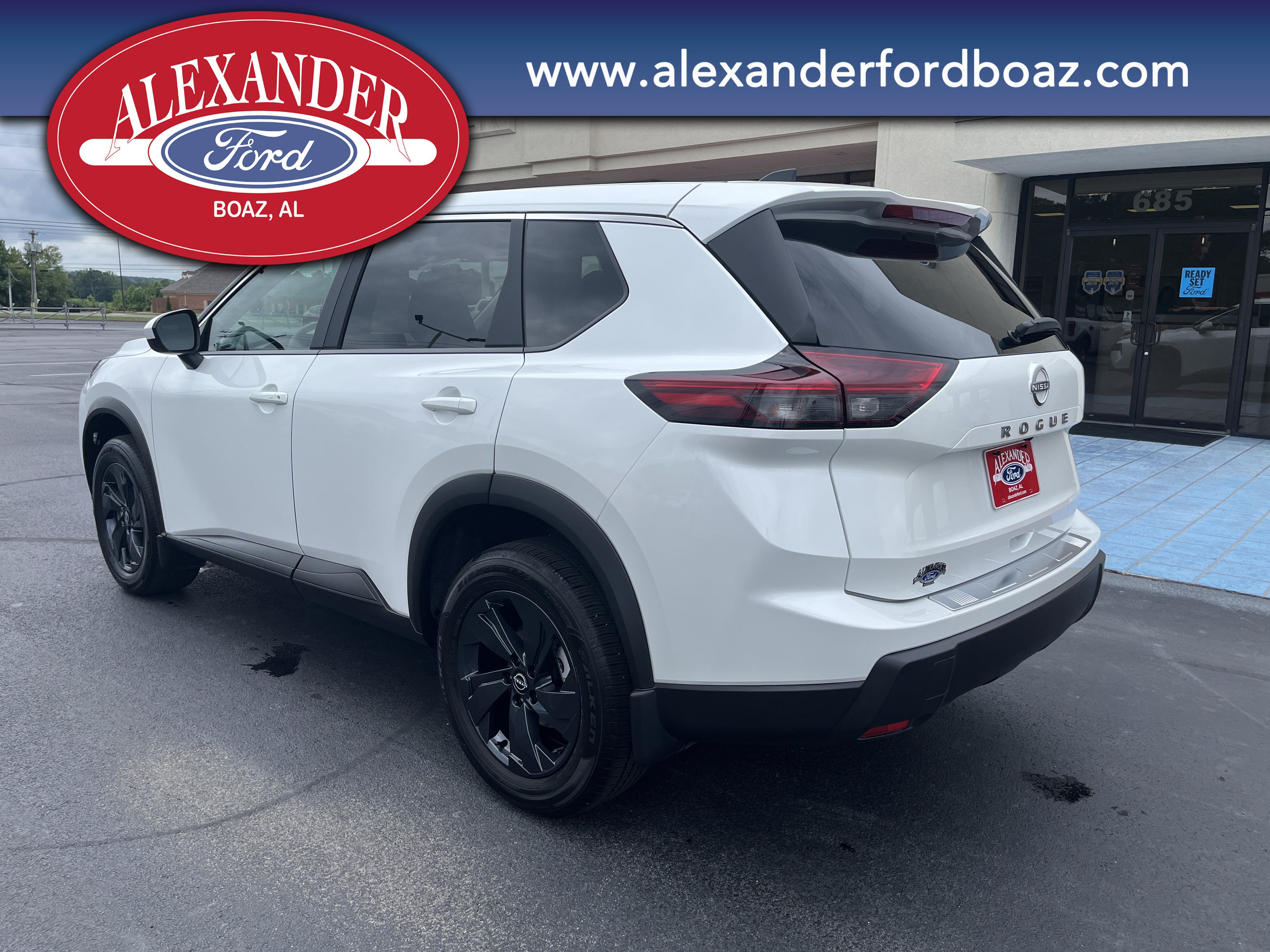 Used 2026 Nissan Rogue SV w/ Cold Weather Package FWD image 2