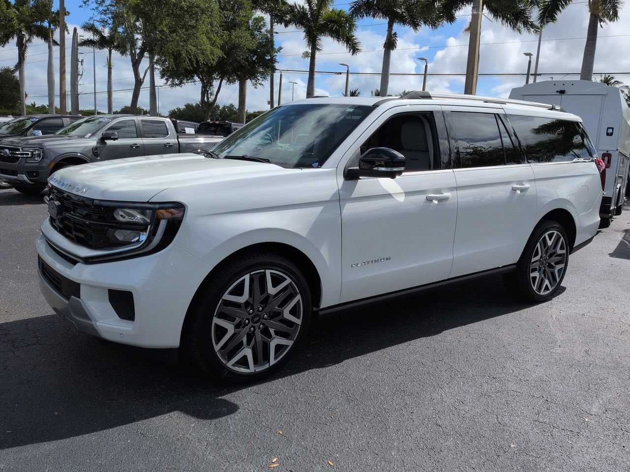 New 2026 Ford Expedition Max Platinum w/ Platinum Ultimate Package AWD/4WD image 8