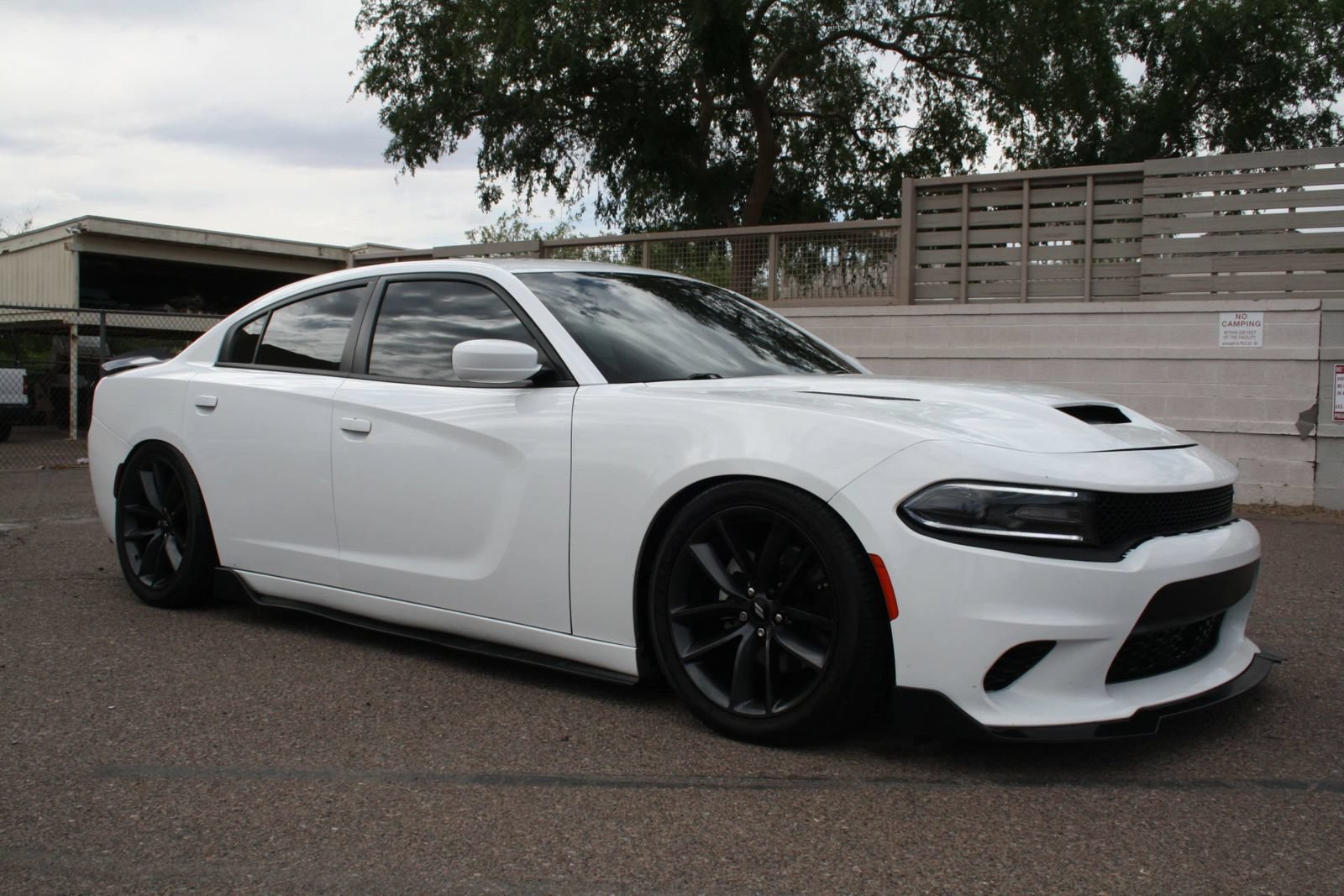 Used 2015 Dodge Charger R/T RWD image 2