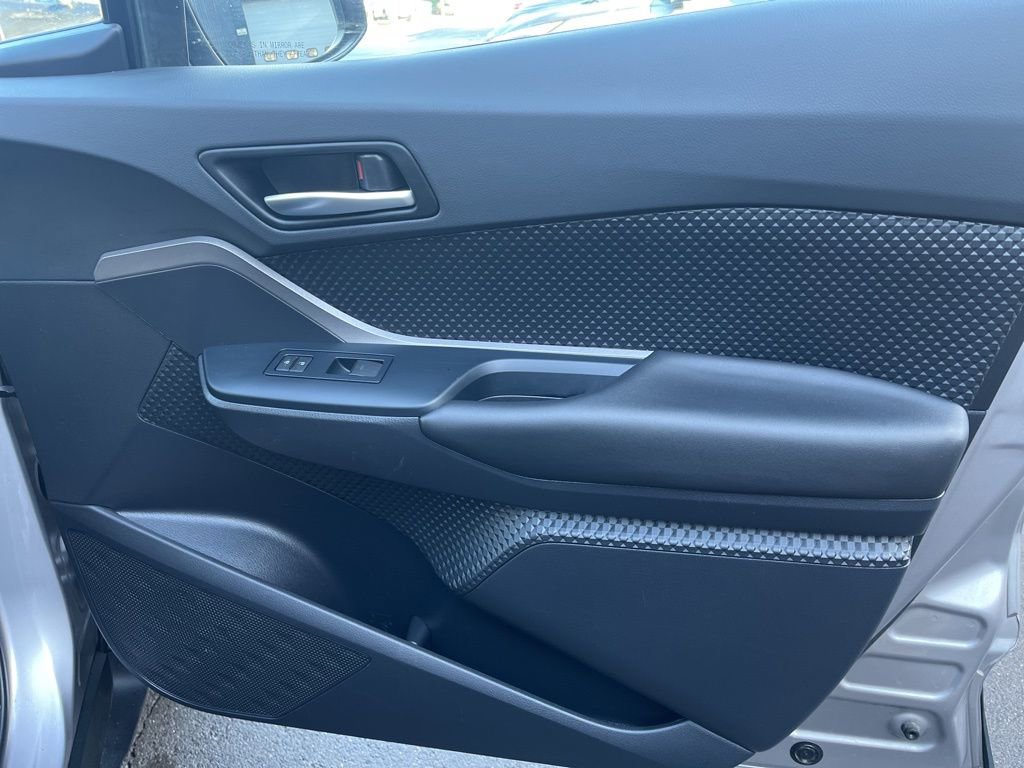 Used 2020 Toyota C-HR LE FWD image 18