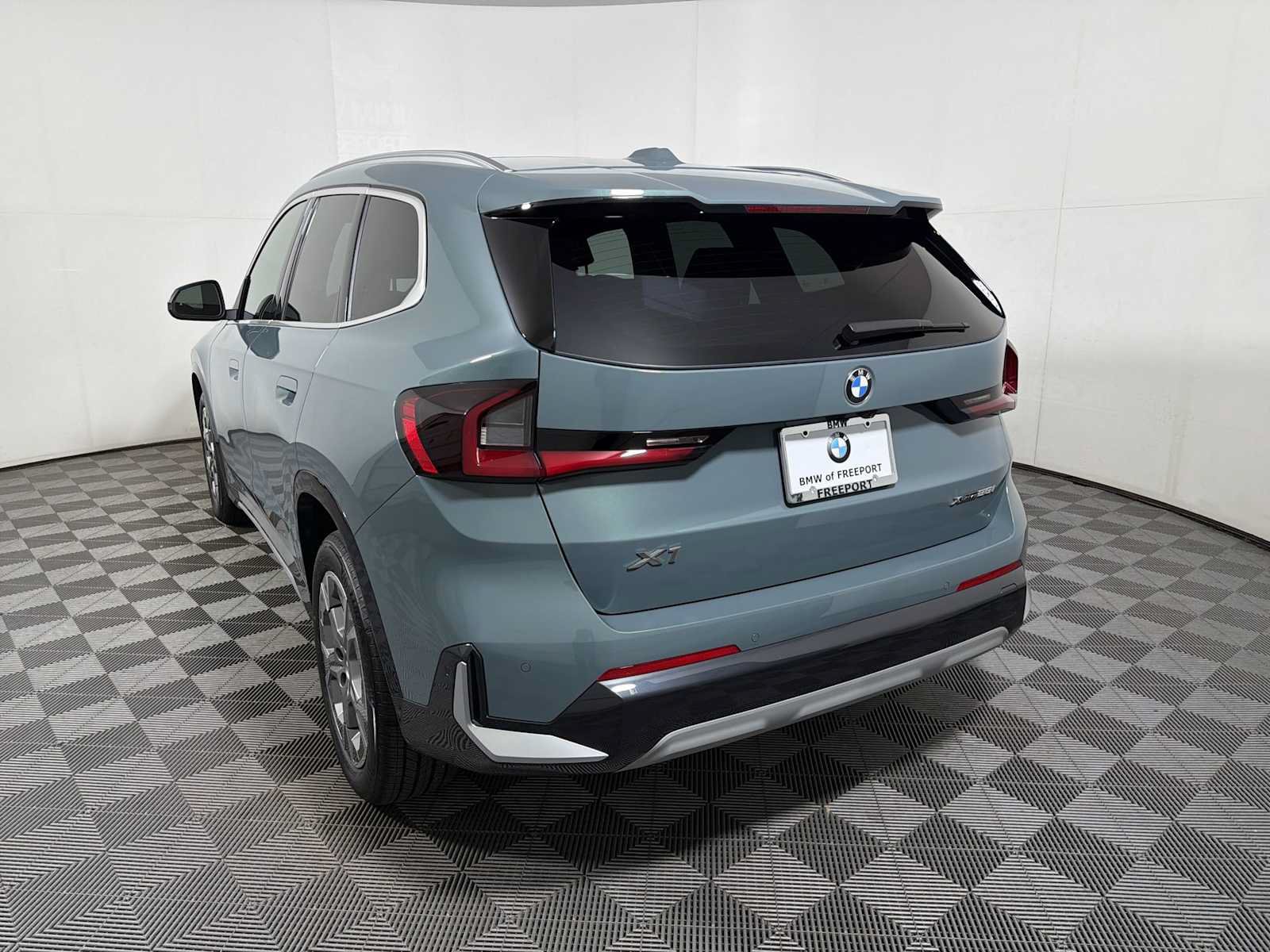 Used 2026 BMW X1 xDrive28i w/ Convenience Package AWD/4WD image 5