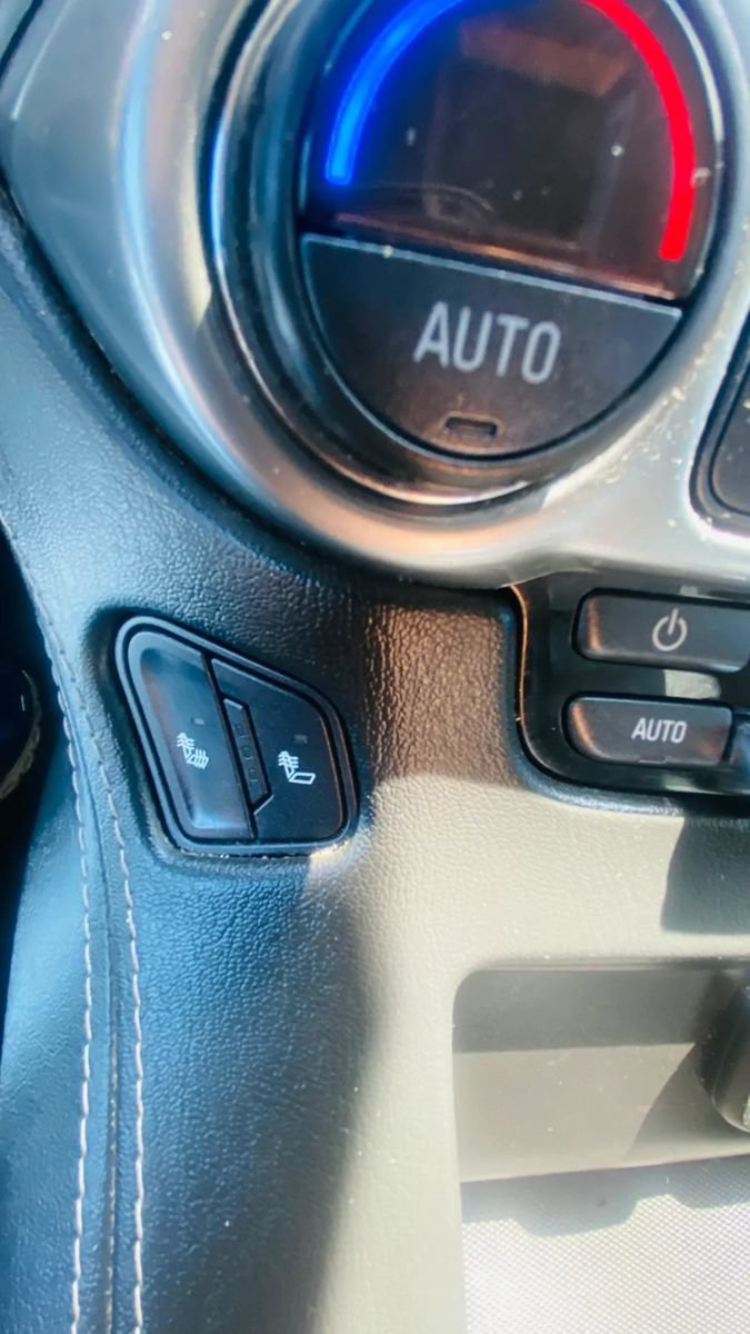 Used 2018 Chevrolet Suburban LT AWD/4WD image 19