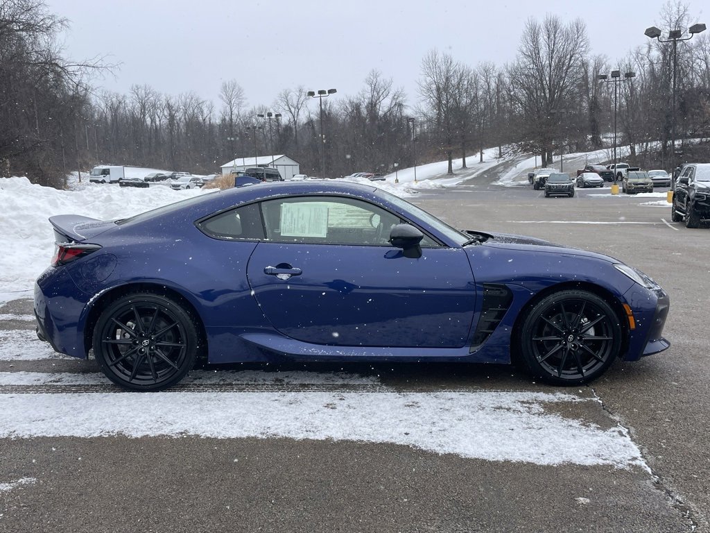 Used 2024 Toyota GR86 Premium image 2