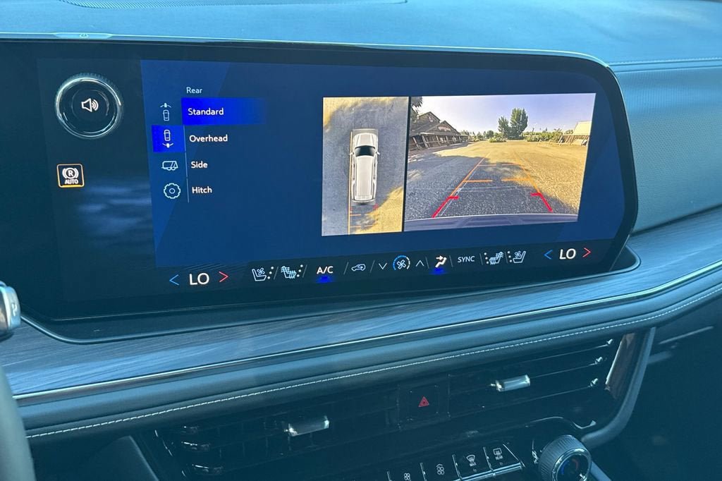 New 2026 Chevrolet Suburban Premier AWD/4WD image 22
