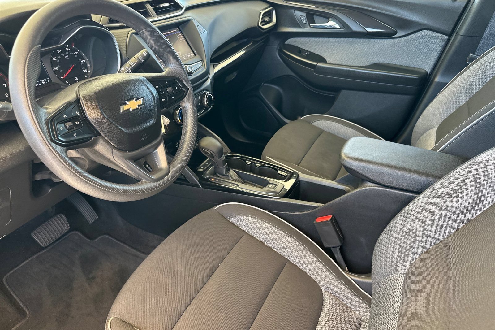 Used 2023 Chevrolet TrailBlazer LS FWD image 10