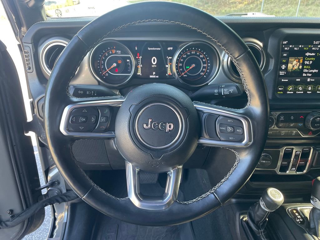 Used 2022 Jeep Gladiator Overland w/ Cold Weather Group AWD/4WD image 13