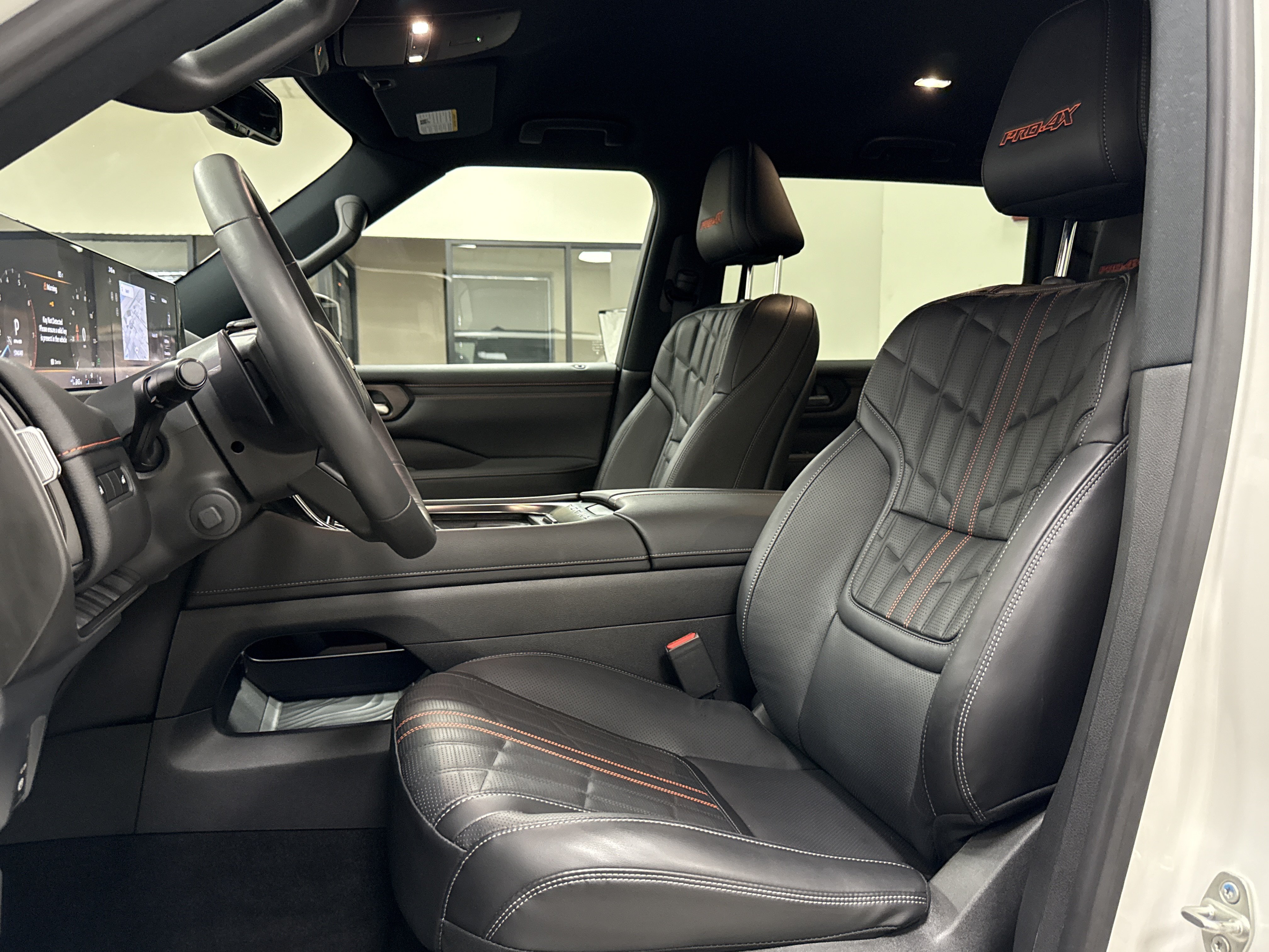Used 2026 Nissan Armada PRO-4X w/ Captain's Chari Seat Package AWD/4WD image 12