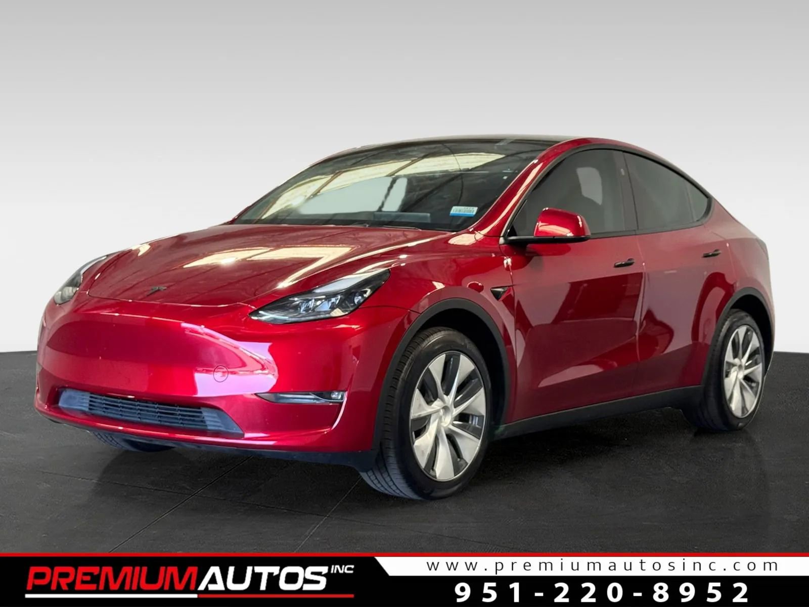 Used 2024 Tesla Model Y Long Range image 1