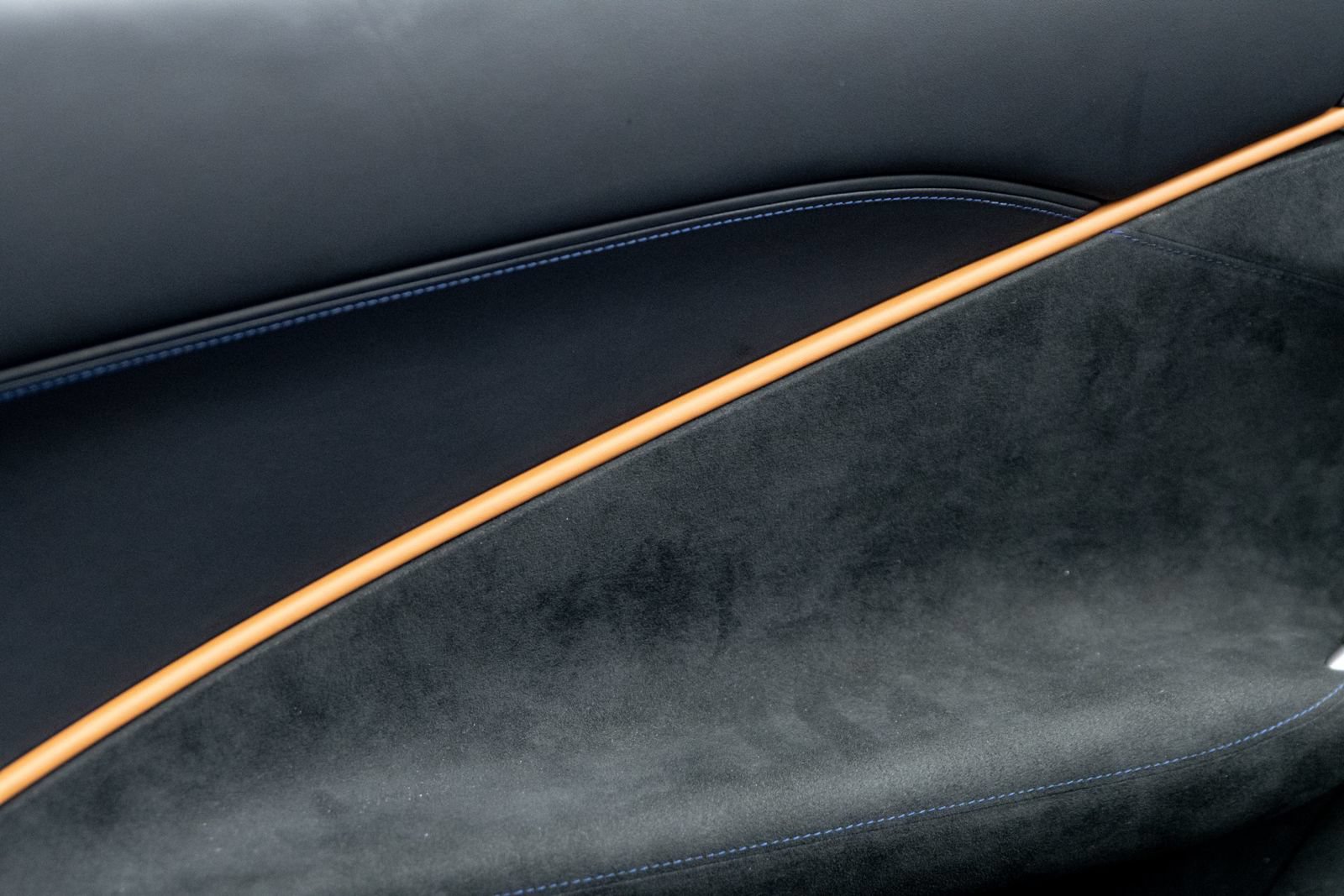 Used 2025 Ferrari Roma Spider RWD image 31