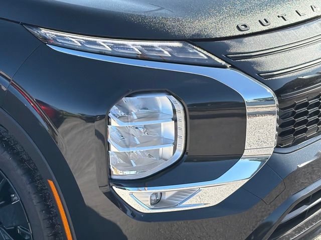 New 2026 Mitsubishi Outlander LE FWD image 8