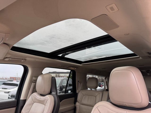 Used 2022 Lincoln Navigator L Reserve image 32