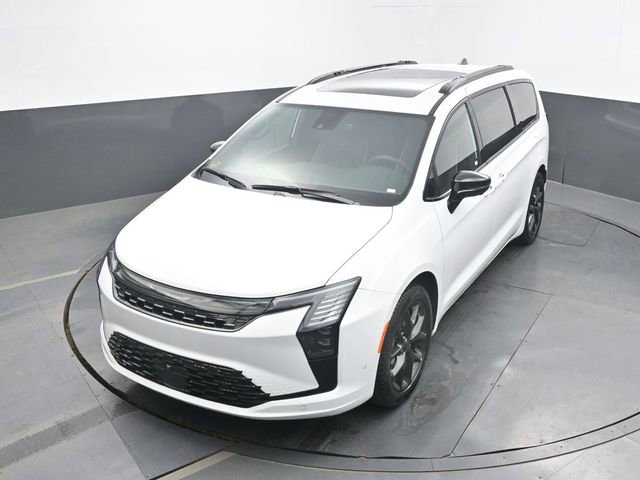 New 2027 Chrysler Pacifica Limited FWD image 44