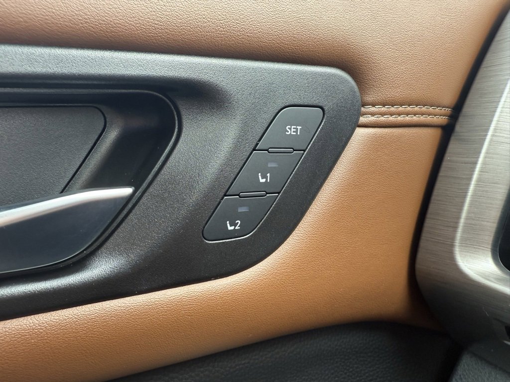 Used 2022 Nissan Pathfinder Platinum w/ Cargo Package image 25