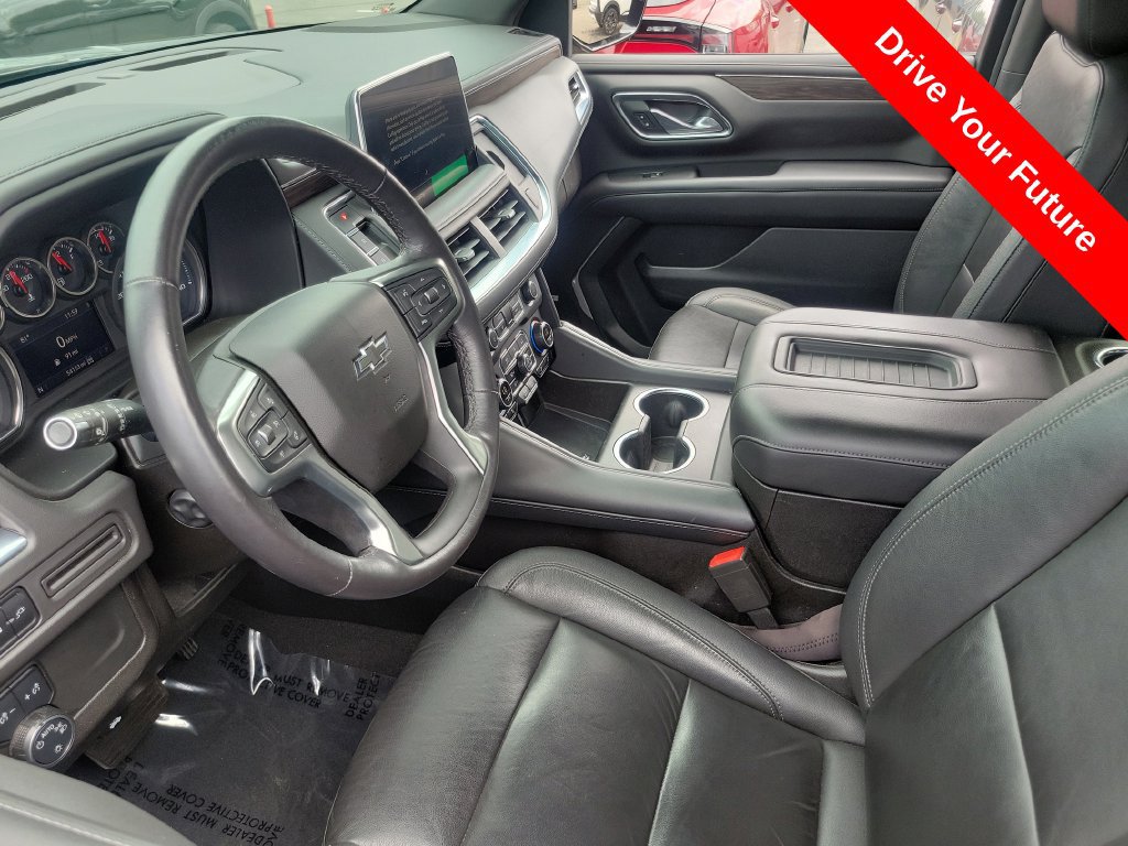 Used 2021 Chevrolet Tahoe Z71 w/ Luxury Package AWD/4WD image 3