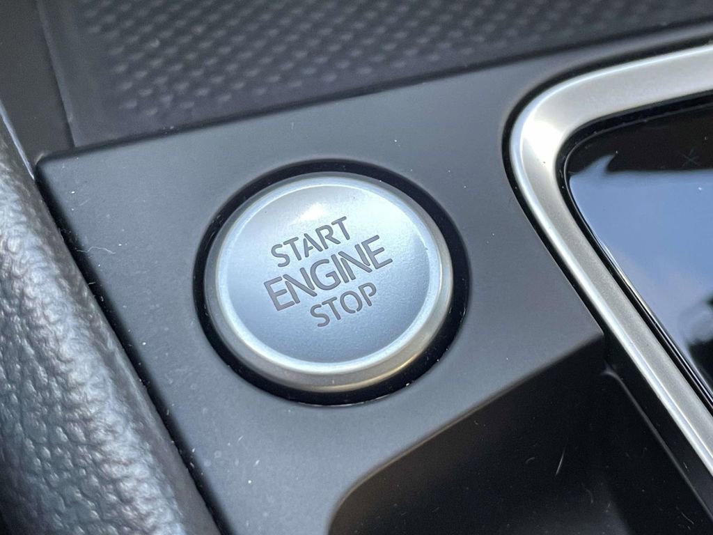 Used 2019 Volkswagen Jetta SEL image 30