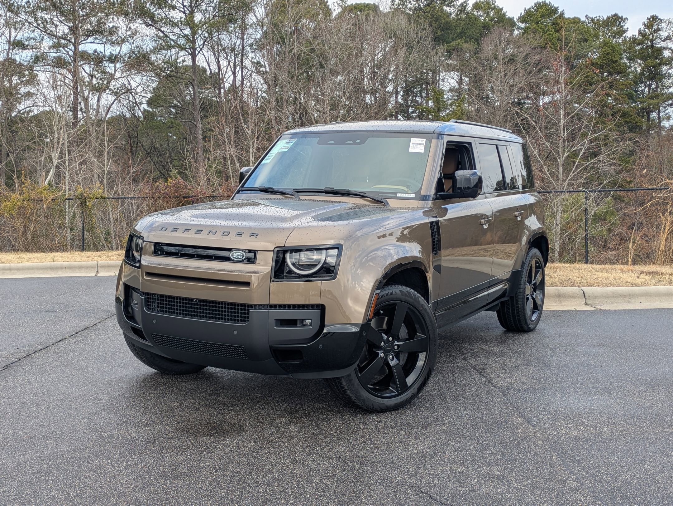 New 2026 Land Rover Defender 110 X-Dynamic SE image 1