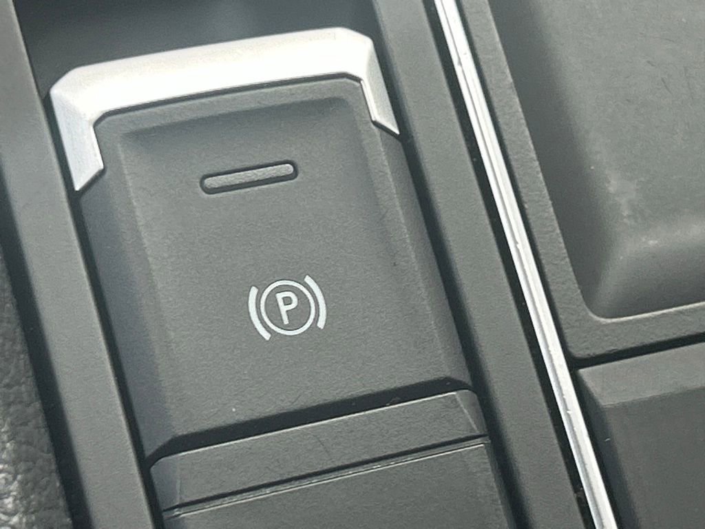 Used 2021 Volkswagen Atlas SEL image 54