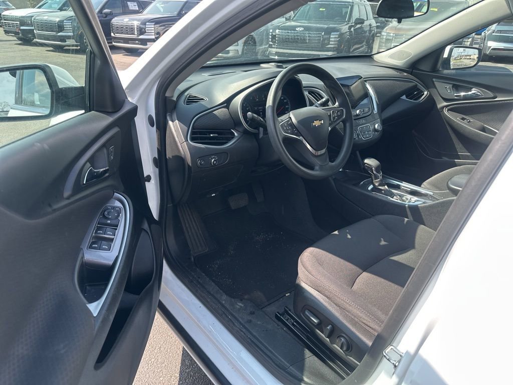 Used 2025 Chevrolet Malibu LT image 29