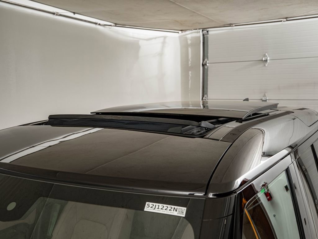 New 2026 Land Rover Defender 110 X-Dynamic SE image 14