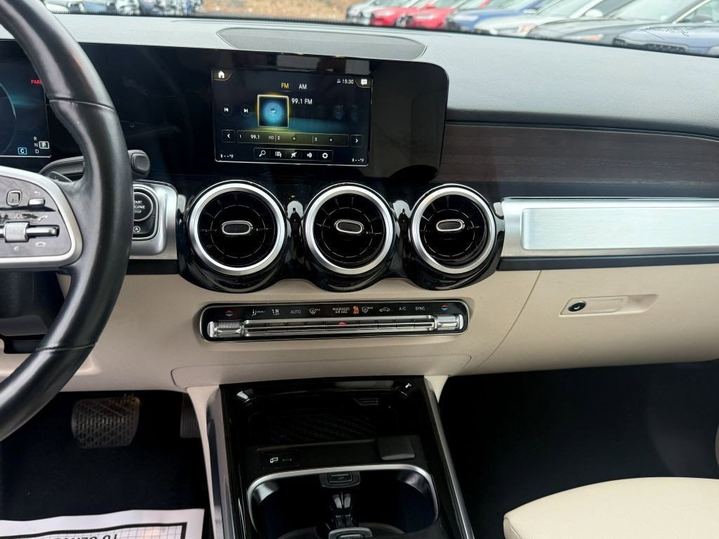 Used 2020 Mercedes-Benz GLB 250 4MATIC image 14