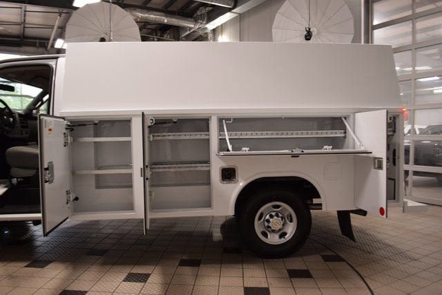 New 2025 Chevrolet Express 3500 w/ Power Convenience Package RWD image 31