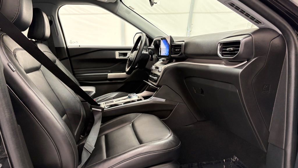 Used 2023 Ford Explorer XLT w/ Equipment Group 202A image 19