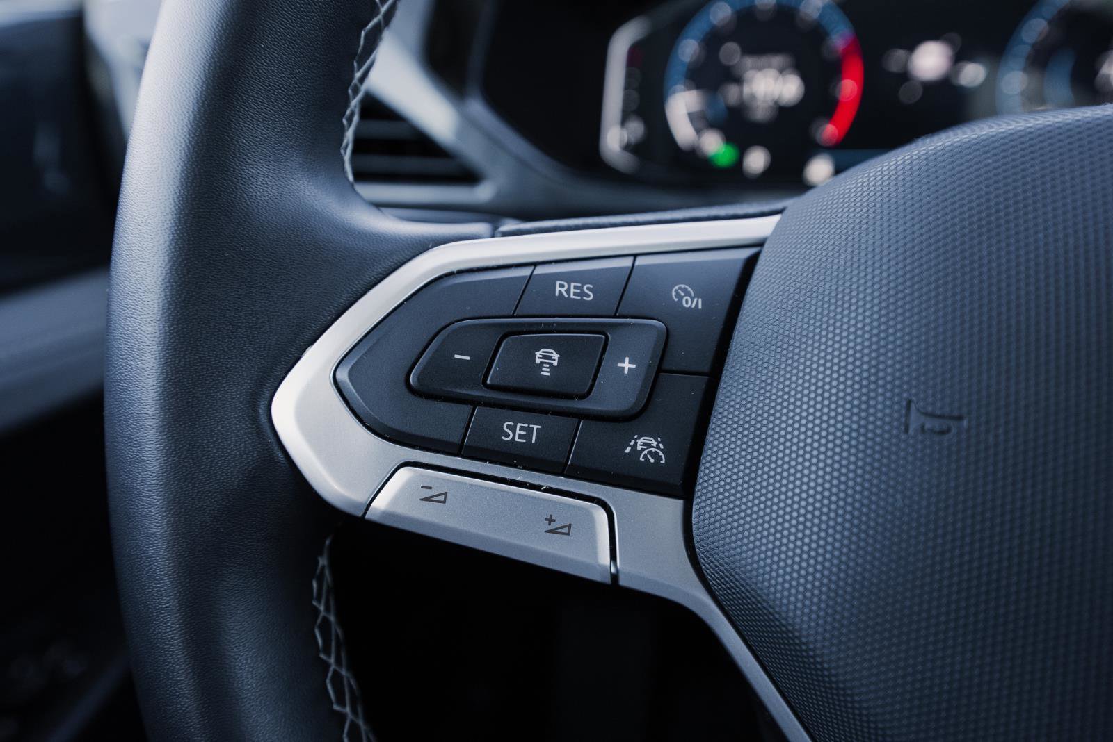 Used 2022 Volkswagen Taos SEL w/ Panoramic Sunroof Package image 21