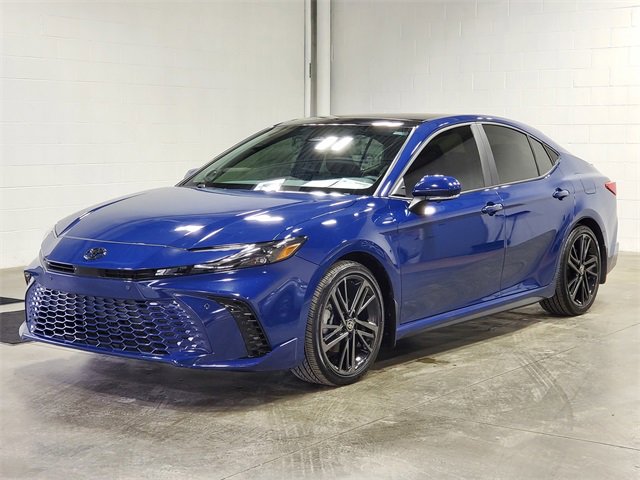 Used 2025 Toyota Camry XSE video 2