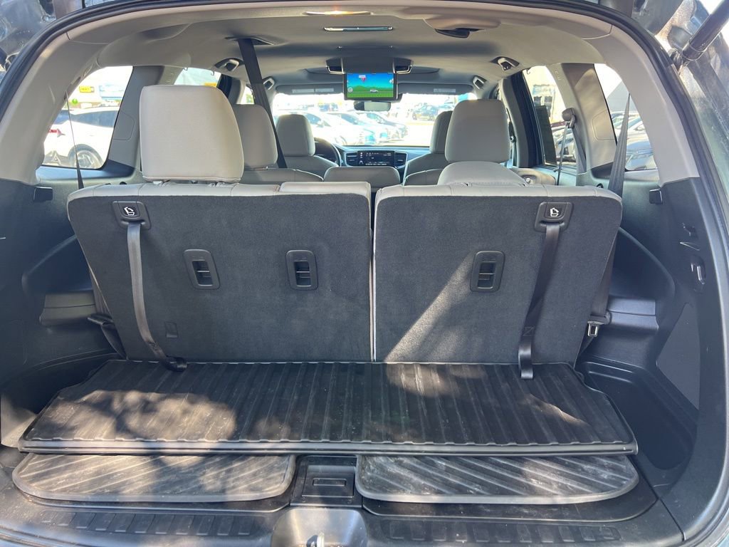 Used 2022 Honda Pilot Touring image 16