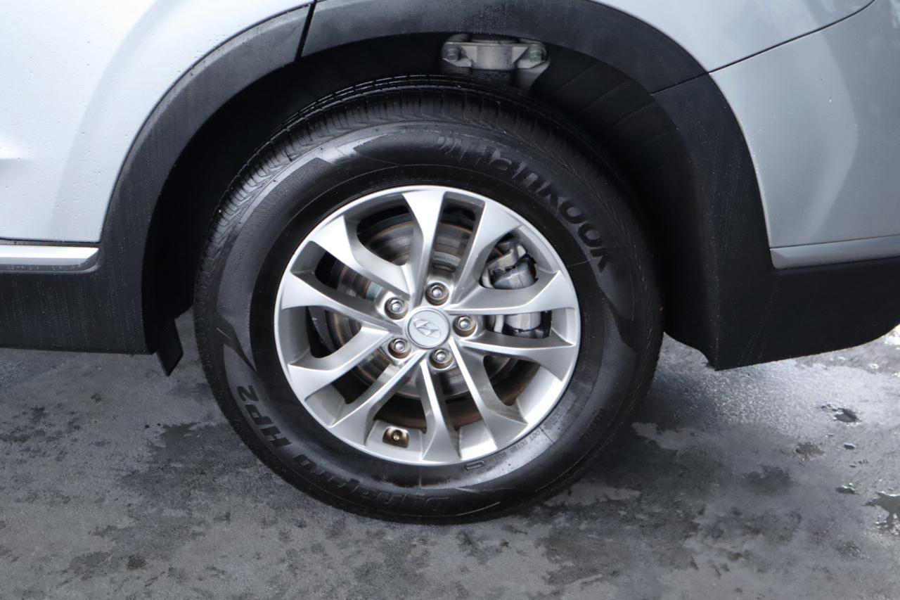 Used 2020 Hyundai Santa Fe SEL image 11