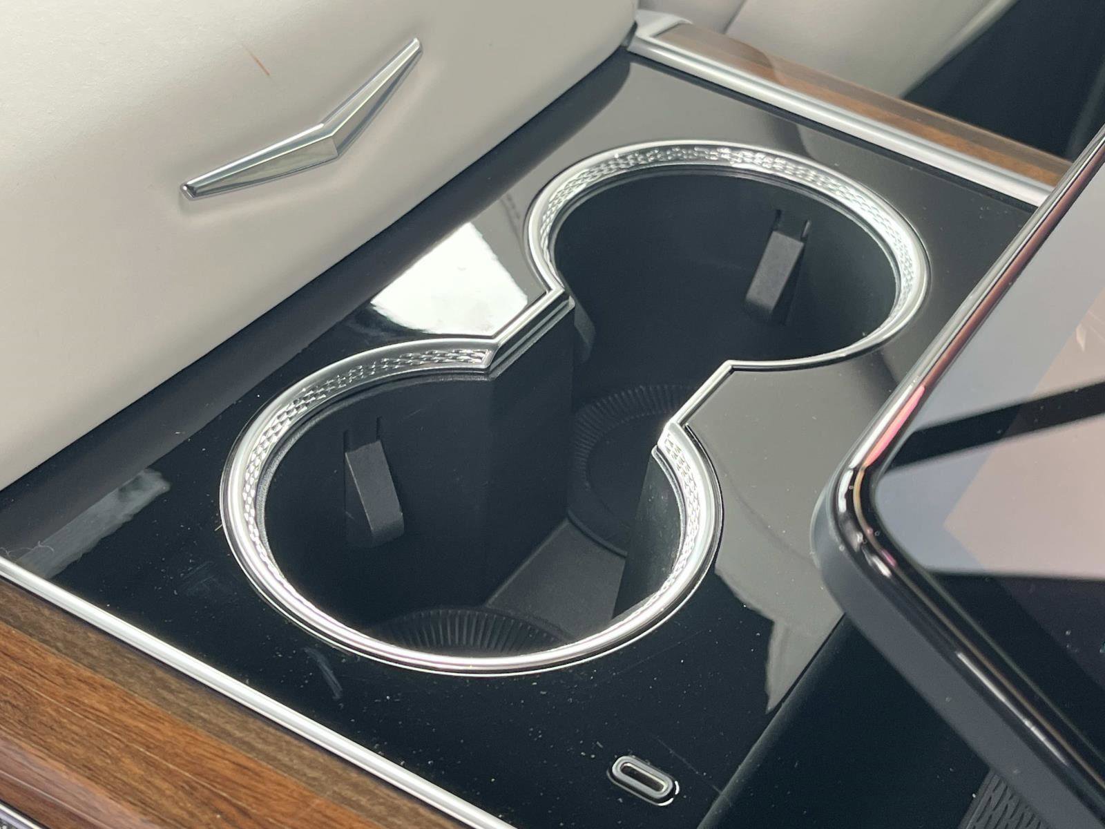 Used 2026 Cadillac Escalade Platinum Sport AWD/4WD image 17