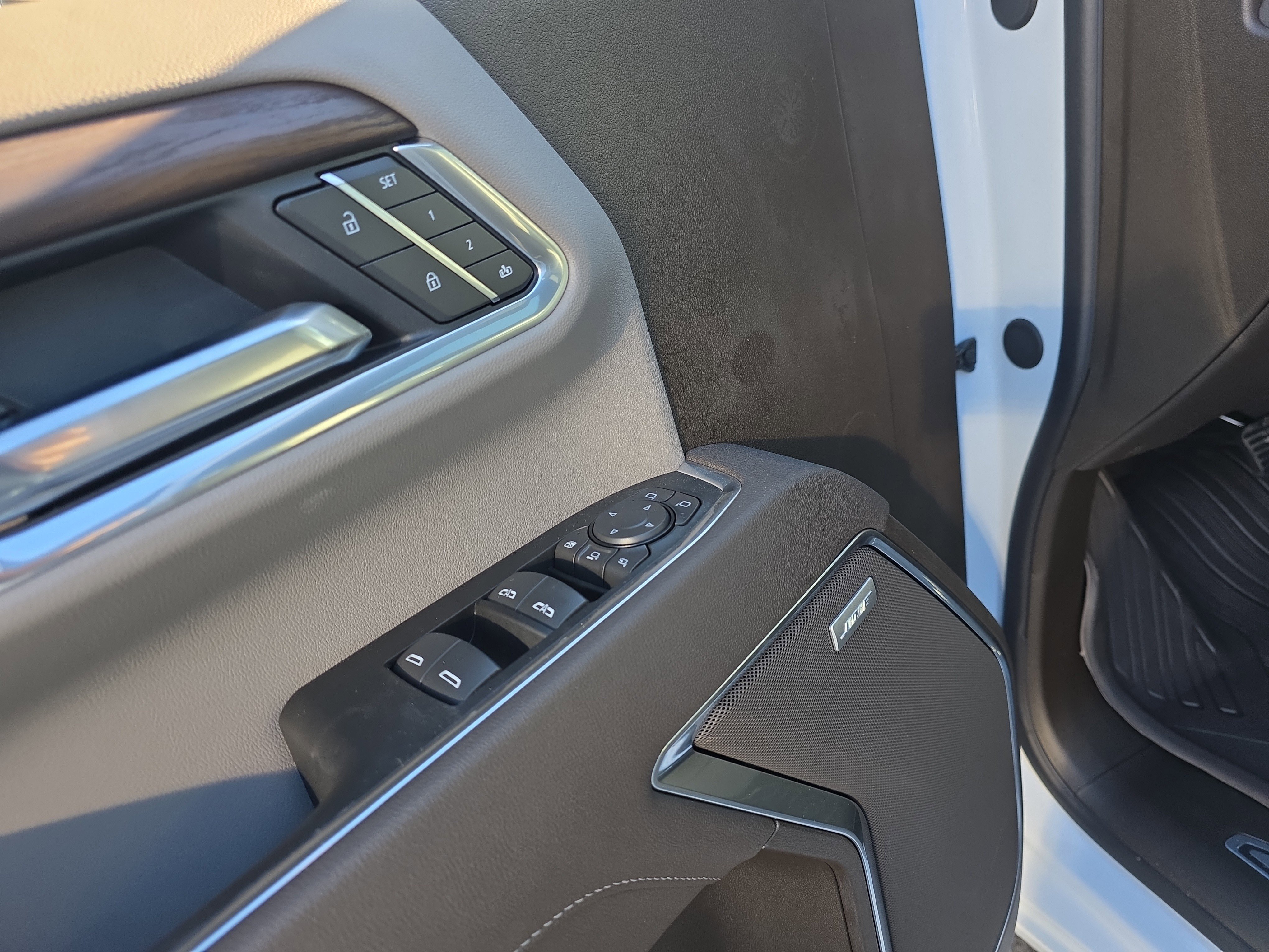 New 2026 GMC Sierra 2500 SLT w/ SLT Convenience Package image 16