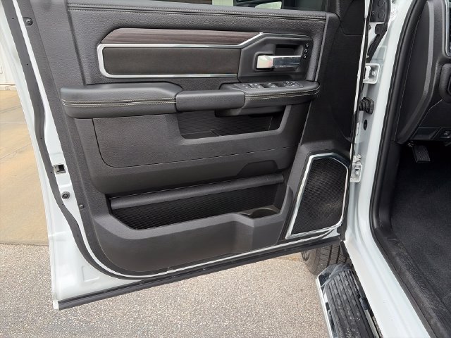 Used 2026 RAM 3500 Laramie AWD/4WD image 10