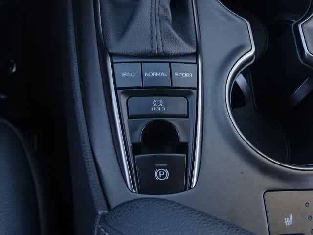 Certified 2022 Toyota Camry XSE FWD image 30