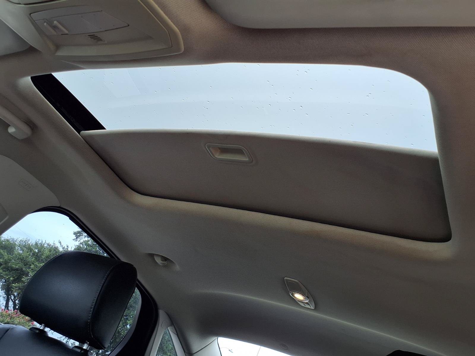 Used 2018 Ford Focus Titanium FWD image 5