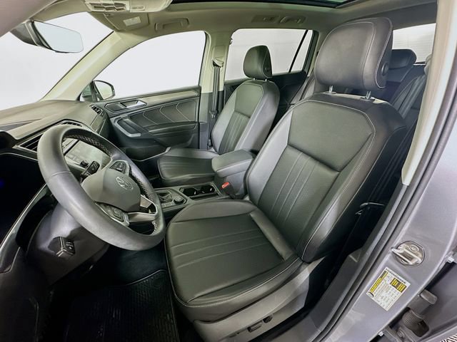 Used 2023 Volkswagen Tiguan SE AWD/4WD image 22