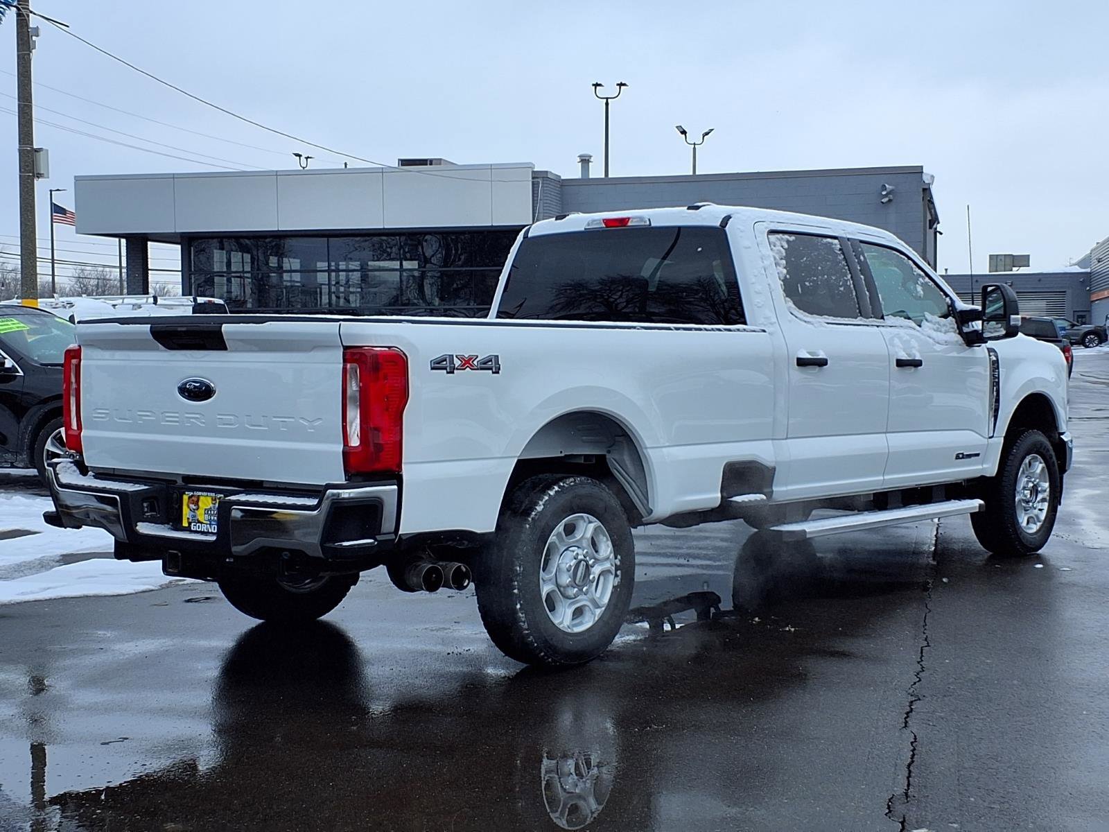 Used 2025 Ford F250 XLT image 2