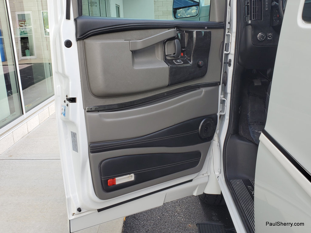 Used 2023 Chevrolet Express 2500 RWD image 36