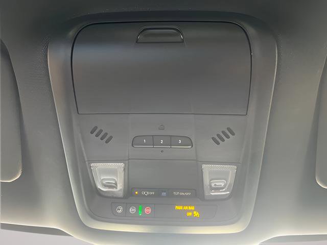 Used 2024 Buick Enclave Premium image 18