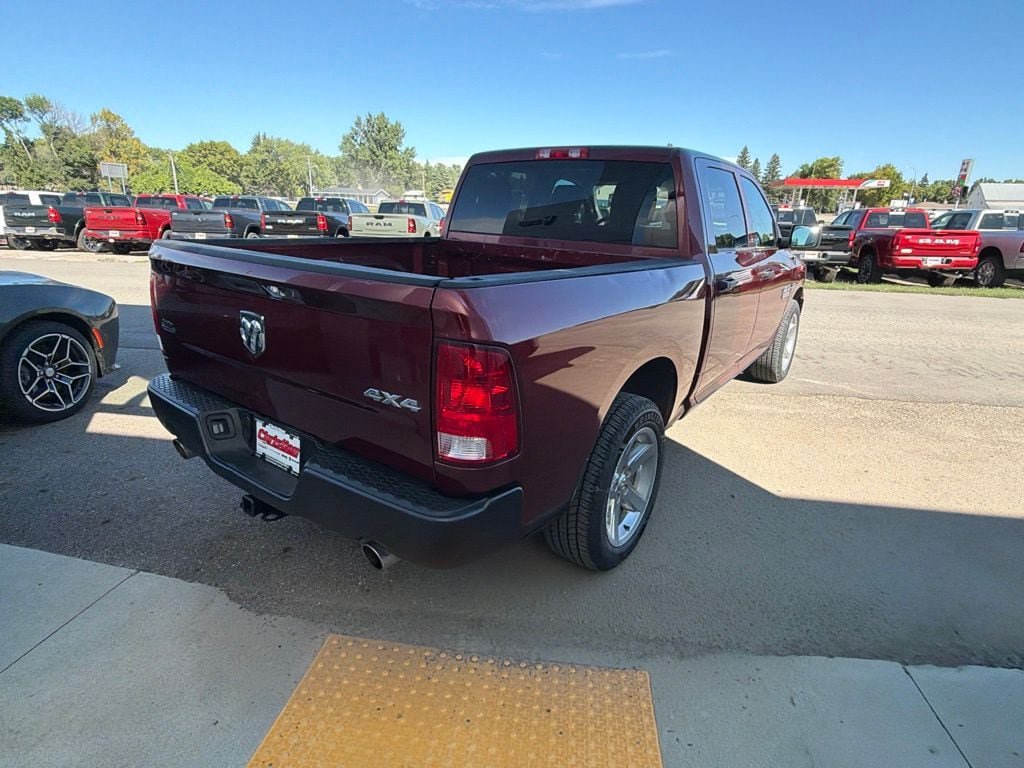 Used 2017 RAM 1500 Express w/ Express Value Package AWD/4WD image 4